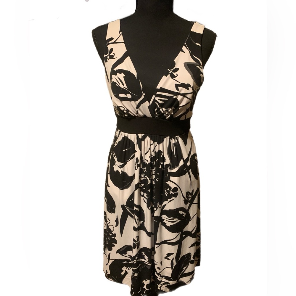 EUC Maurice’s Medium Black And White Midi Dress